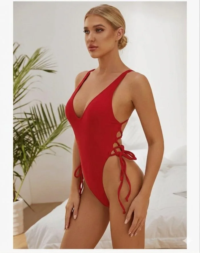 Traje de baño para mujer rojo, trusas en Holguín